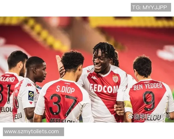 南特主场迎战摩纳哥8月11日精彩对决引发球迷热议 南特主场迎战摩纳哥8月11日精彩对决引发球迷热议