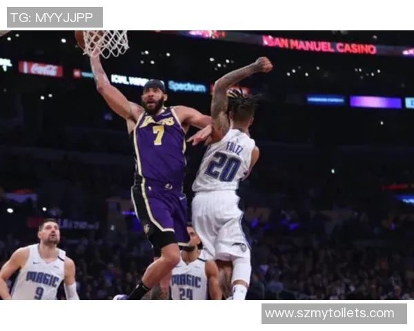 小保加与托利马激战正酣谁能在这场较量中笑到最后