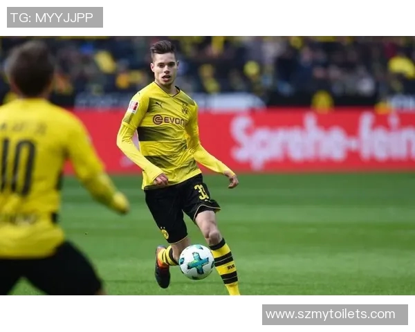 牛津联与绿色森林流浪的激烈对决谁能在赛场上笑到最后 牛津联与绿色森林流浪的激烈对决谁能在赛场上笑到最后