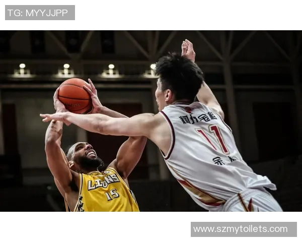 CBA浙江队与深圳队激战正酣赛果揭晓精彩瞬间回顾 CBA浙江队与深圳队激战正酣赛果揭晓精彩瞬间回顾